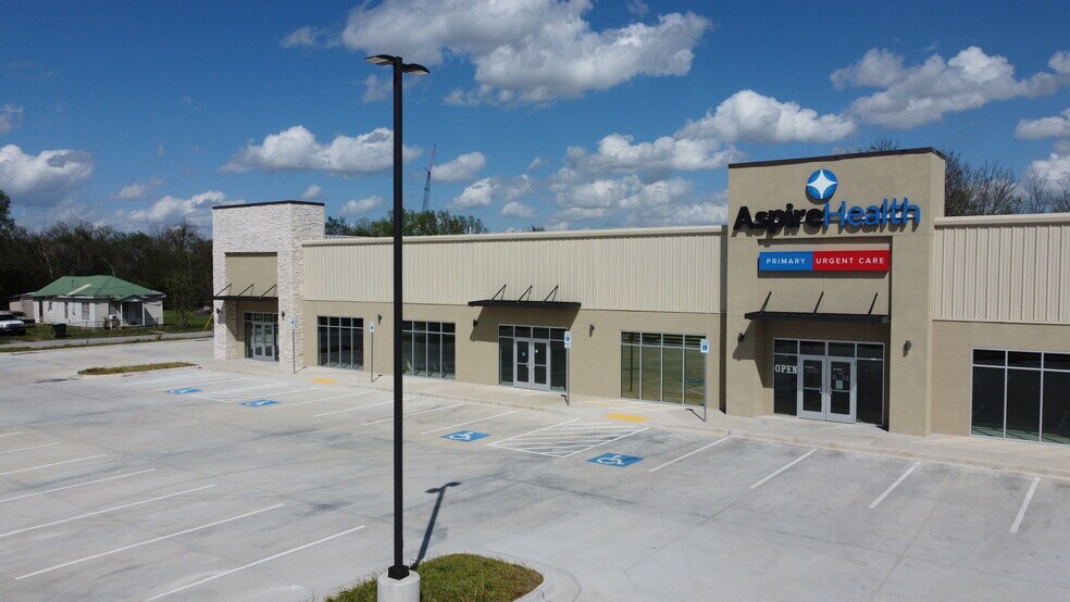 More Photos Of 900 Meriweather St, Okmulgee Freestanding For Lease