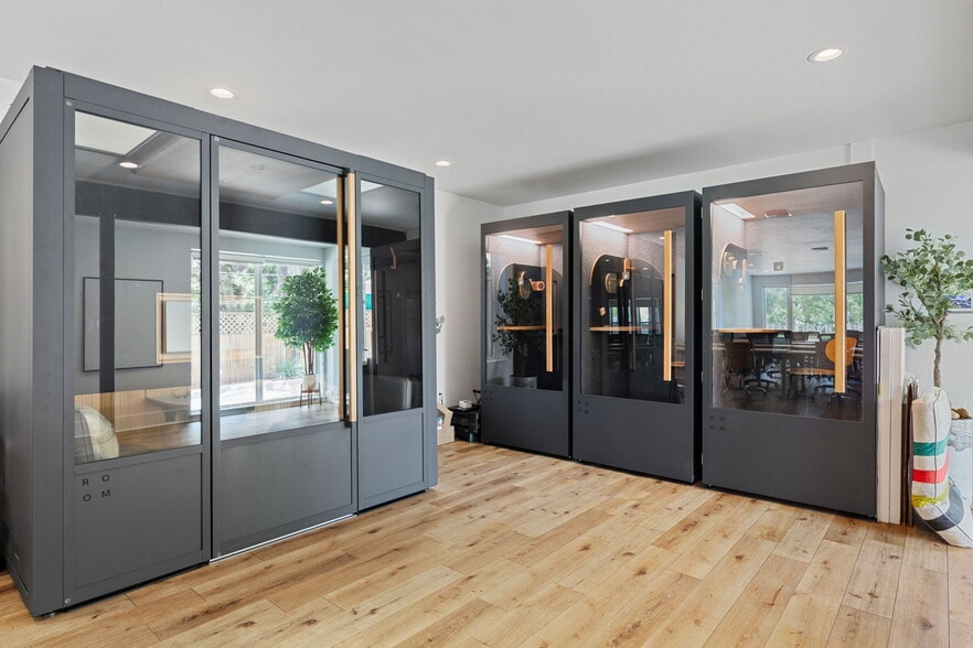 More Photos Of 1801 E Cesar Chavez St, Austin Loft Creative Space For Lease