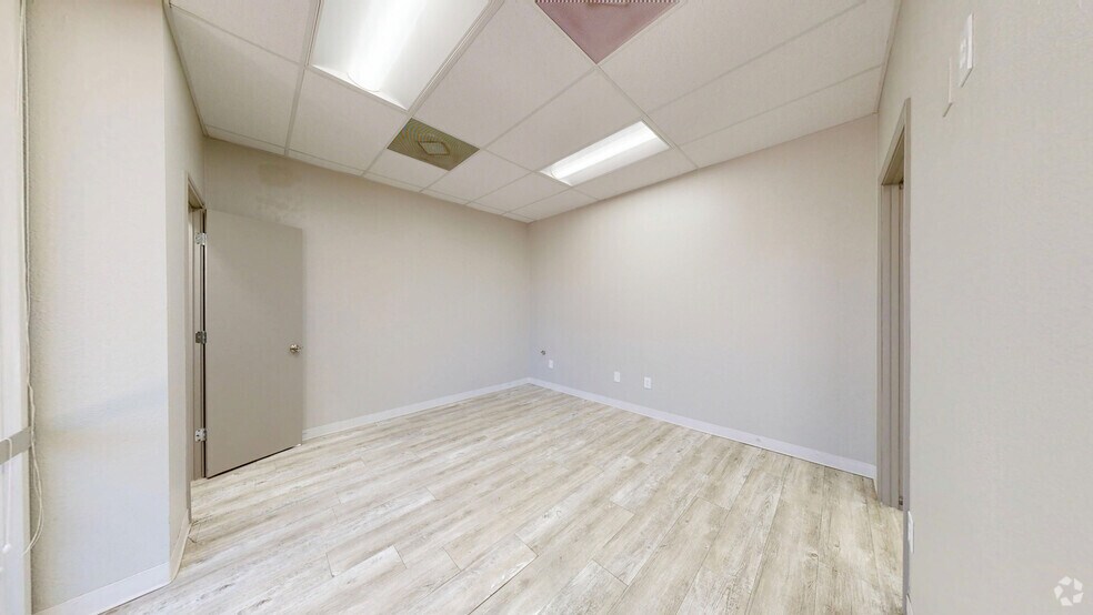 Primary Photo Of 8666 Huebner Rd, San Antonio Showroom For Lease