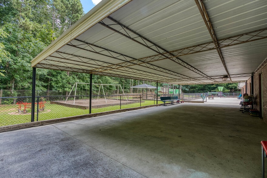 More Photos Of 2081 Mesa Valley Way, Austell Specialty For Sale