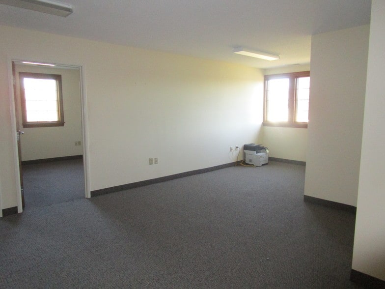 More Photos Of 23 Forry St, Newark Office Residential For Lease