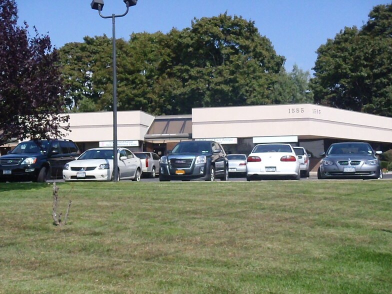 More Photos Of 1555 Sunrise Hwy, Bay Shore Office For Lease