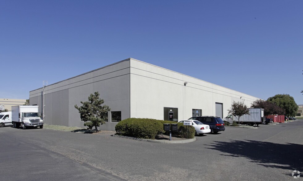 More Photos Of 607 Airpark Rd, Napa Research And Development For Lease
