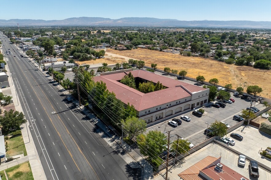 More Photos Of 44725 10th St W, Lancaster Medical For Sale