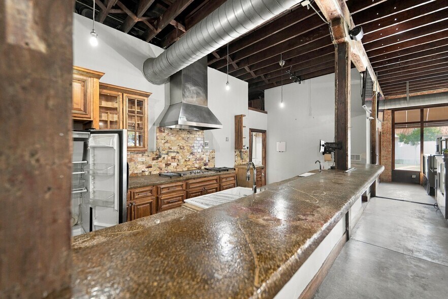 More Photos Of 1602-1608 Walnut St, Jacksonville Restaurant For Sale