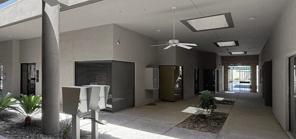 More Photos Of 180 W Magee Rd, Tucson Medical For Lease