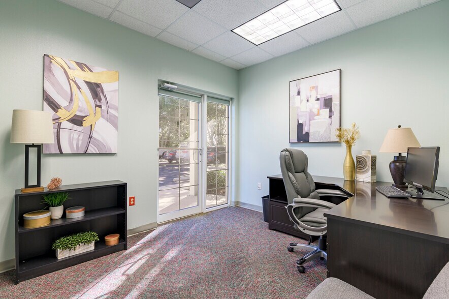 More Photos Of 1938 N Hercules Ave, Clearwater Office For Sale