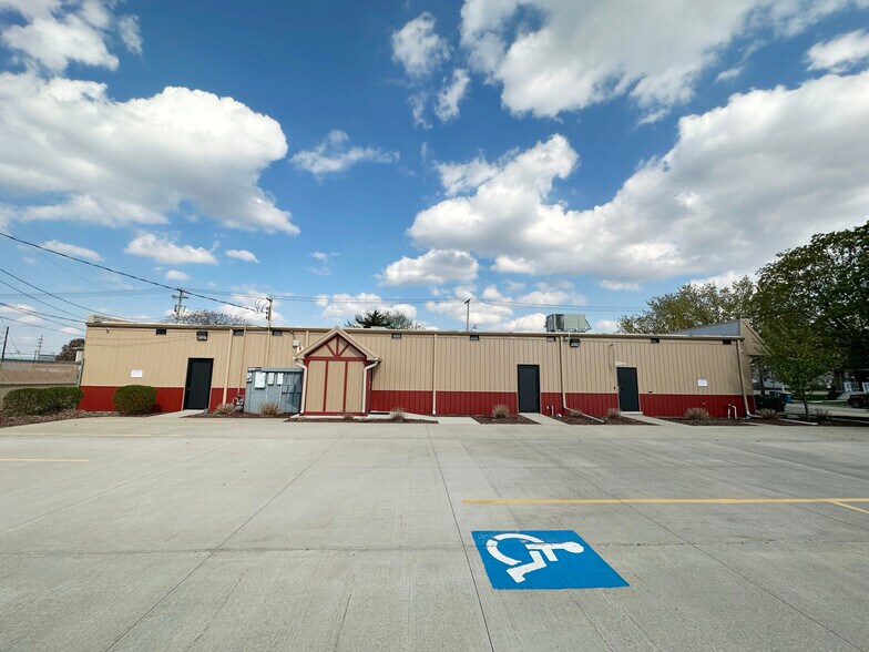 More Photos Of 913-919 S Union St, Mishawaka Freestanding For Sale