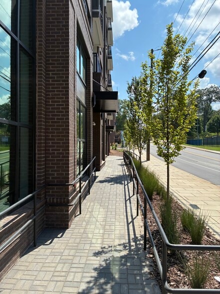 More Photos Of 363 Hilliard Ave, Asheville Apartments For Lease
