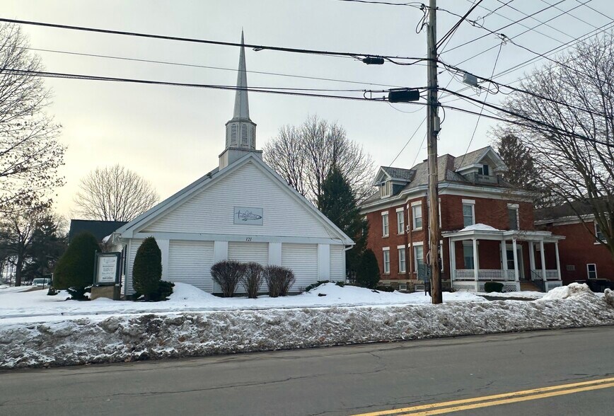 Primary Photo Of 121 Main St, Whitesboro Religious Facility For Sale