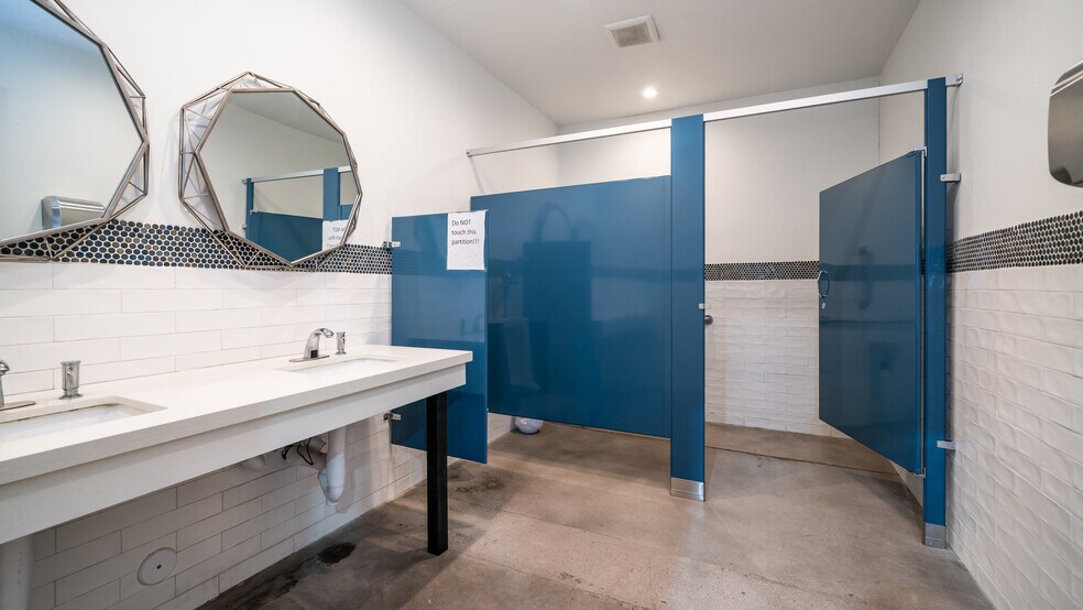 More Photos Of 700 N Cooper Rd, Gilbert Office For Sale