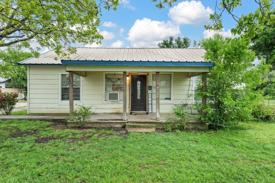 More Photos Of 1020 E Jefferson Ave, Whitney Light Distribution For Sale
