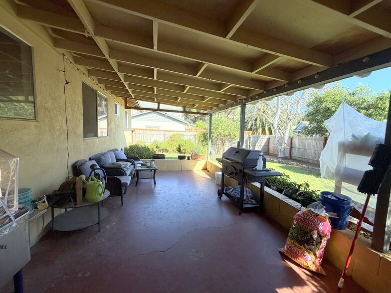 More Photos Of 50 Portal St, Oak View Multifamily For Sale