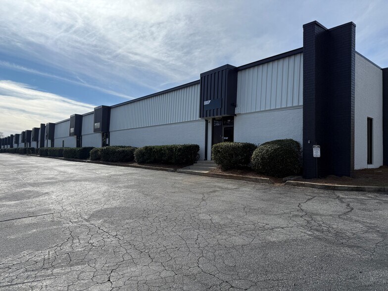 Primary Photo Of 1870 Forge St, Tucker Distribution For Lease