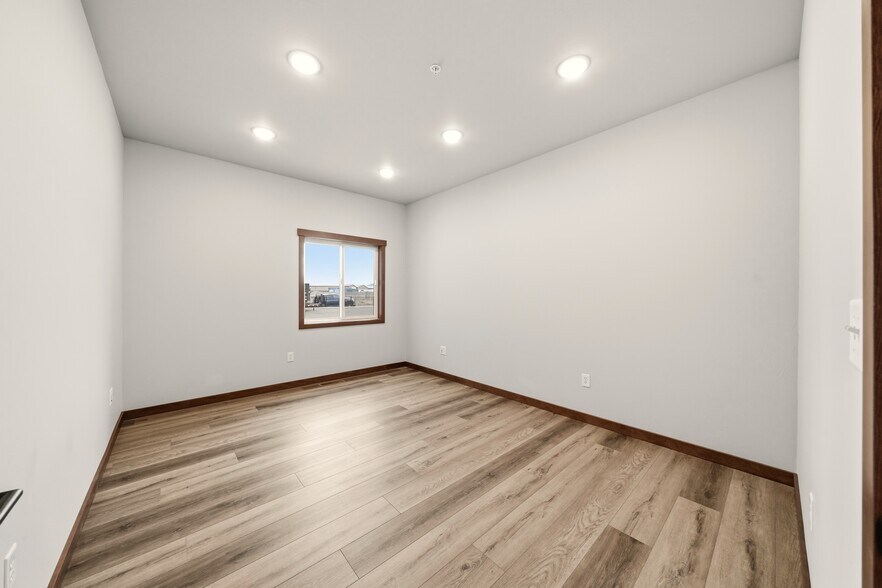 More Photos Of 1408 N Jackrabbit Ln, Belgrade Office For Sale