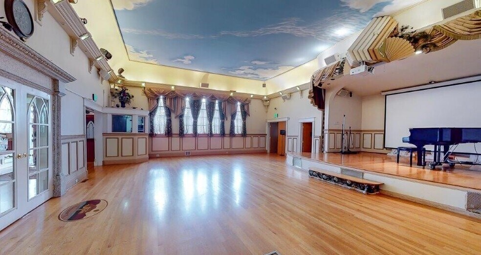 More Photos Of 1313 Washington St, Sumner Religious Facility For Sale