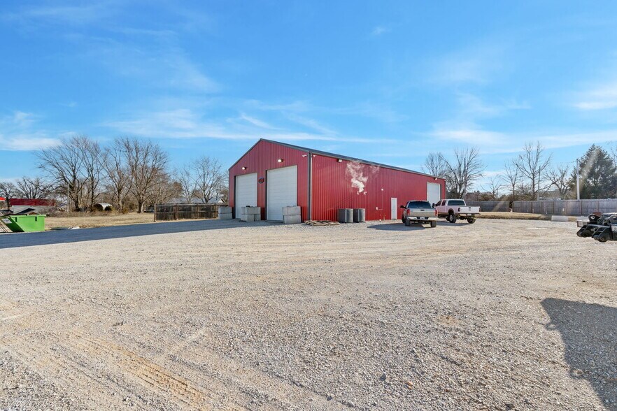More Photos Of 317 US-60, Billings Truck Terminal For Sale