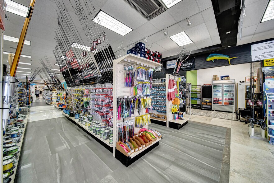 More Photos Of 14951 S Dixie Hwy, Palmetto Bay Freestanding For Sale