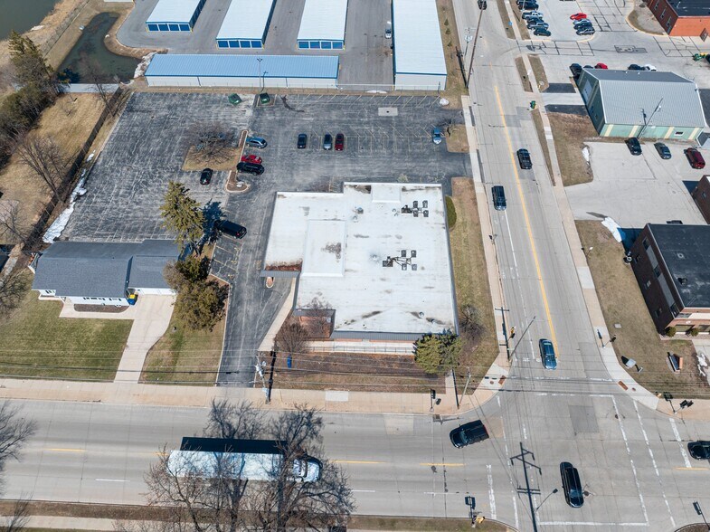 More Photos Of 1751 Deckner Ave, Green Bay Medical For Sale