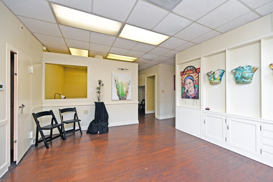 More Photos Of 2025 Dunlap St, Cincinnati Light Manufacturing For Sale