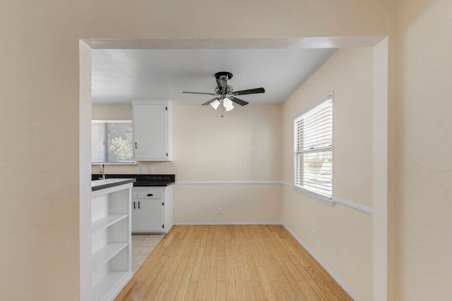 More Photos Of 4956-4960 Kester Ave, Sherman Oaks Apartments For Sale