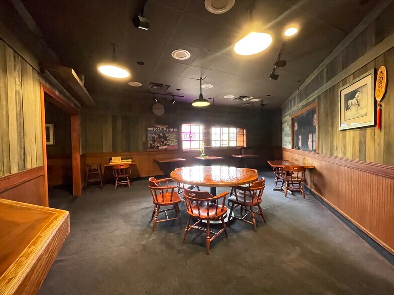 More Photos Of 2319 W Loop 250 N, Midland Flex For Sale