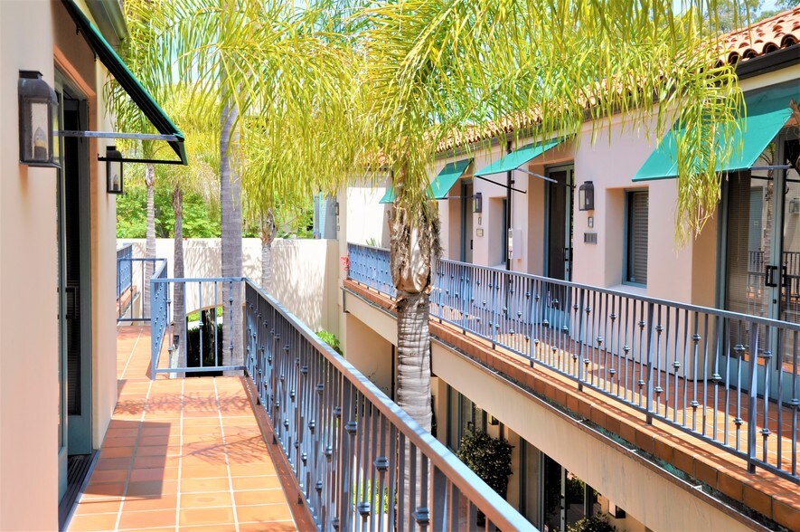 More Photos Of 550 Silver Spur Rd, Rancho Palos Verdes Office For Lease