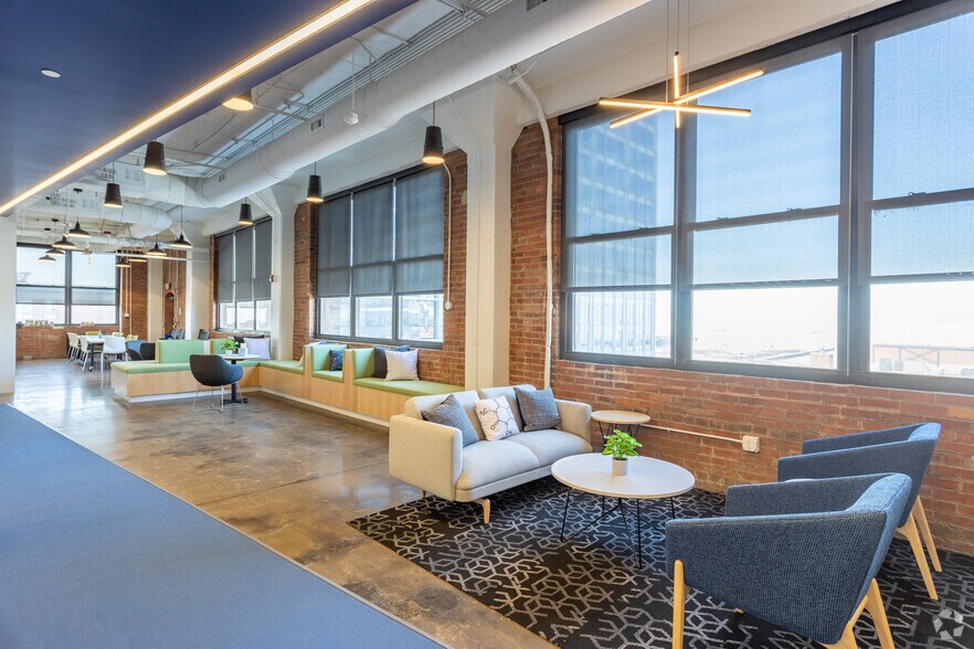 More Photos Of 1138 W 9th St, Cleveland Office For Lease