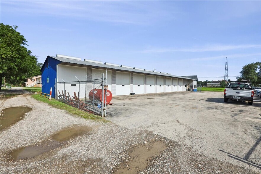 More Photos Of 1470 North St, Beaumont Auto Repair For Sale