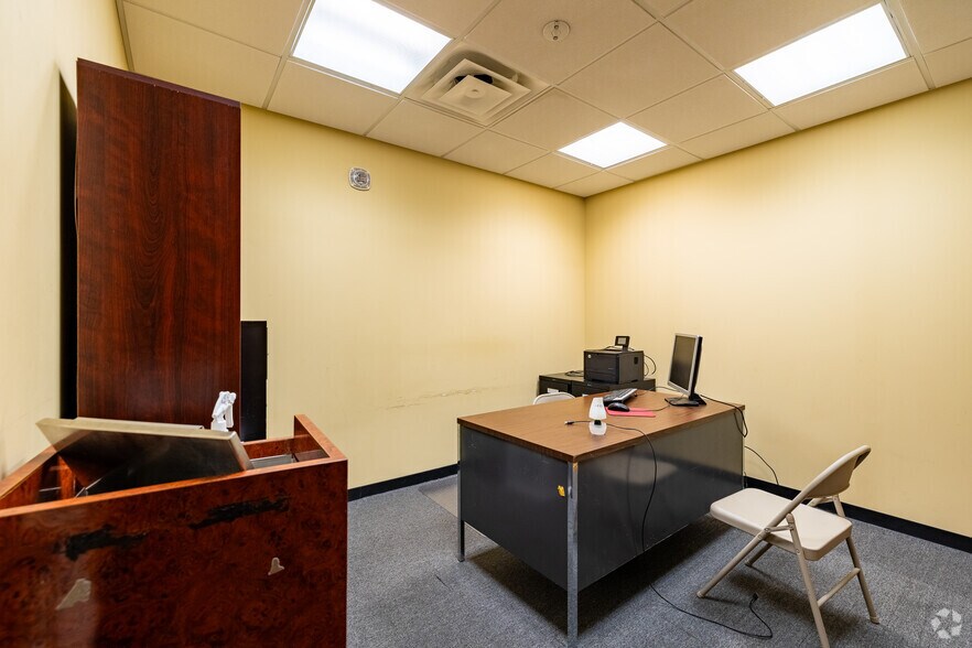 More Photos Of 754 Gravois Bluffs Blvd, Fenton Movie Theatre For Sale