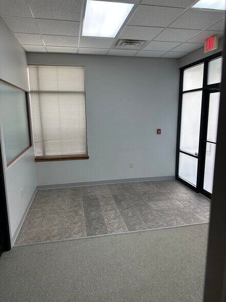 More Photos Of 19101 E Valley View Pky, Independence Medical For Sale