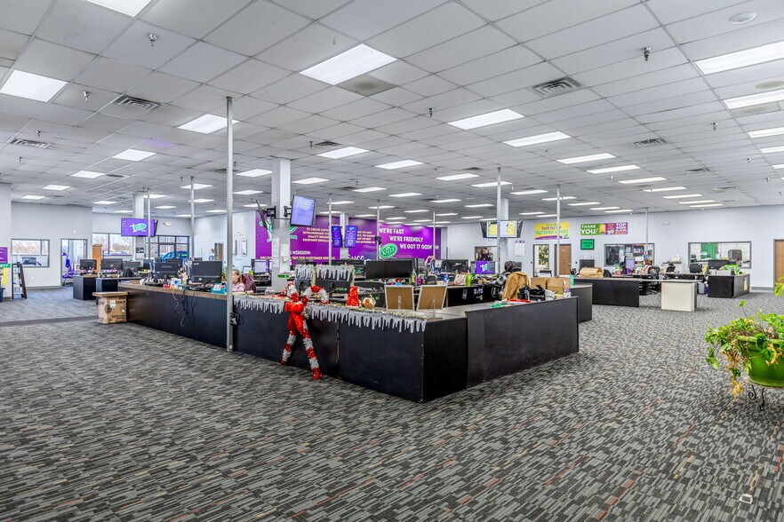 More Photos Of 4631 N Saint Peters Pky, Saint Peters Flex For Sale