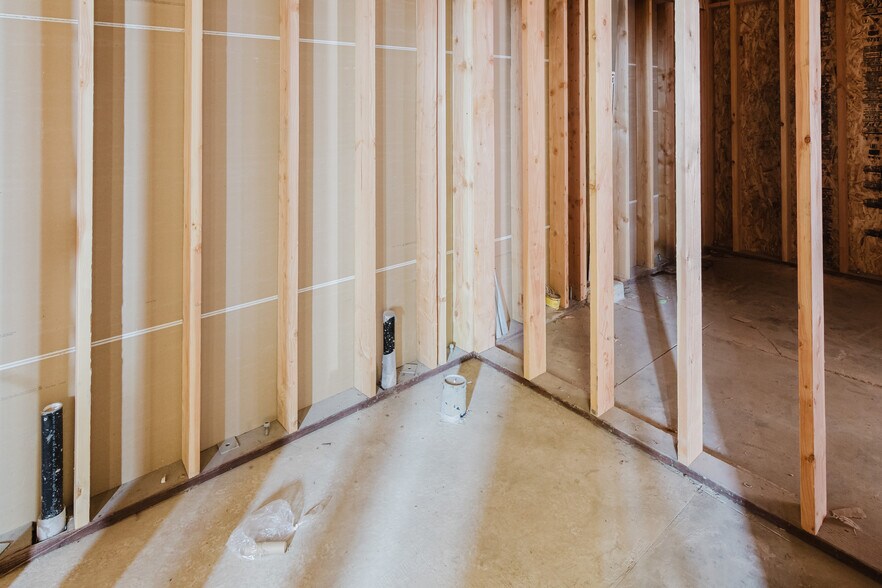 More Photos Of 151-161 Airport Rd, King City Warehouse For Lease