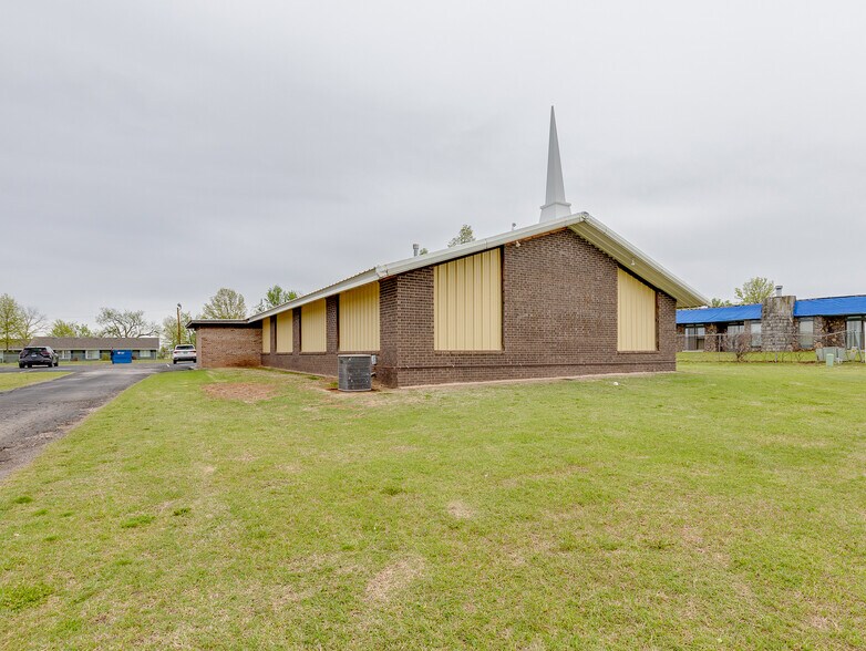 Primary Photo Of 4001 N Kickapoo Ave, Shawnee Religious Facility For Sale