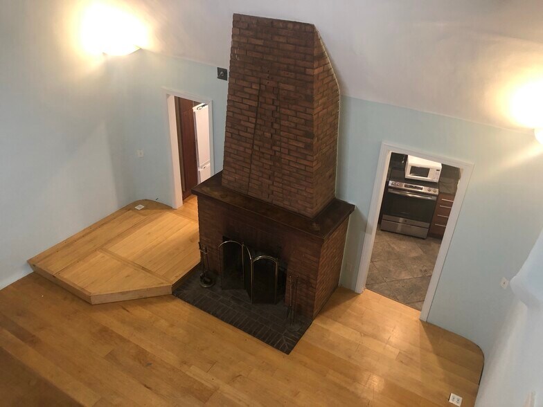 More Photos Of 1 Saint Mathews Ct NW, Washington Flex For Lease