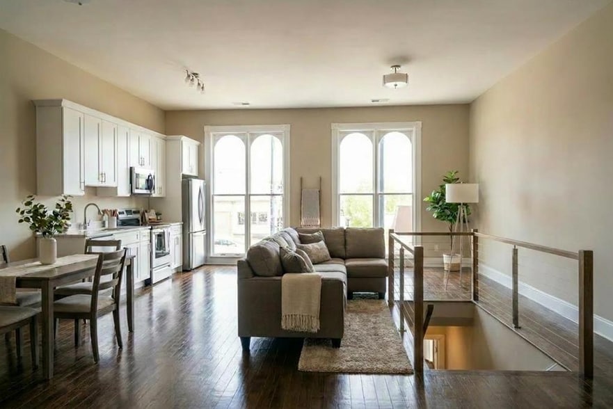 More Photos Of 102 W State St, Mauston Office For Sale