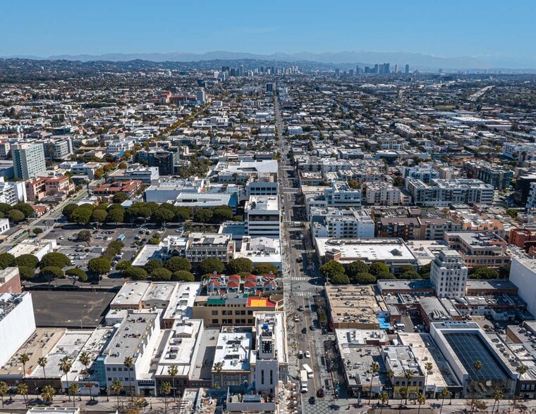 More Photos Of 718-734 Santa Monica Blvd, Santa Monica Storefront Retail Office For Lease