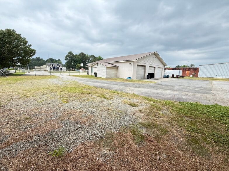 More Photos Of 906 N Breazeale Ave, Mount Olive Auto Dealership For Sale