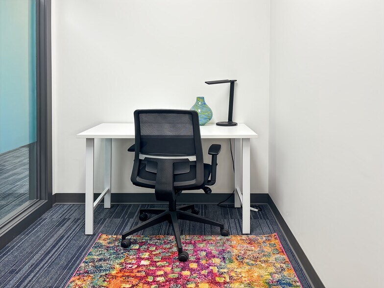 More Photos Of 2323 Grand Ave, Des Moines Coworking Space
