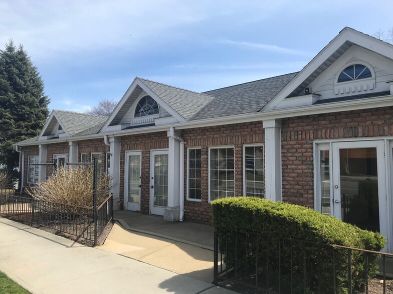 More Photos Of 234 Main St, Center Moriches Medical For Sale