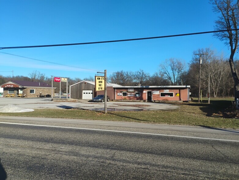 More Photos Of 2240 S US Highway 35, Knox Freestanding For Sale