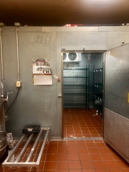 More Photos Of 920 Loveland-Madeira Rd, Loveland Storefront For Lease