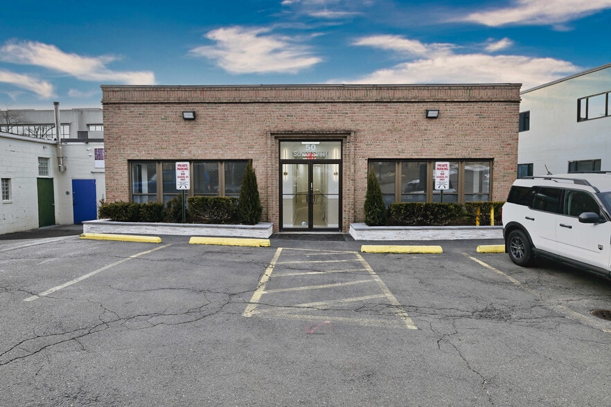 More Photos Of 50 School St, Glen Cove Office Residential For Sale