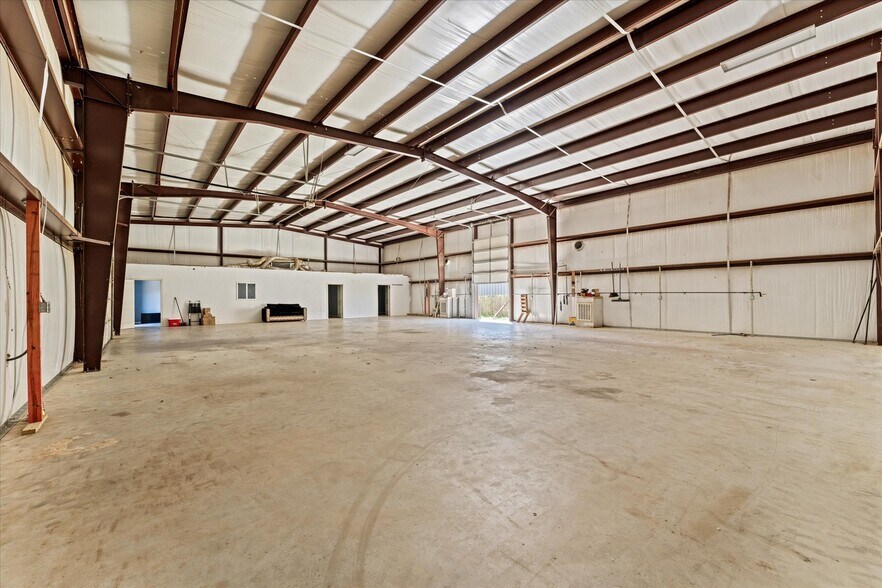 More Photos Of 15811 Manning Dr, Cypress Industrial For Lease