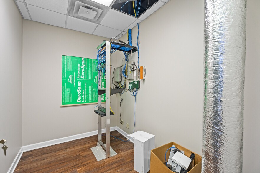 More Photos Of 3865 Symmes Rd, Hamilton Warehouse For Lease