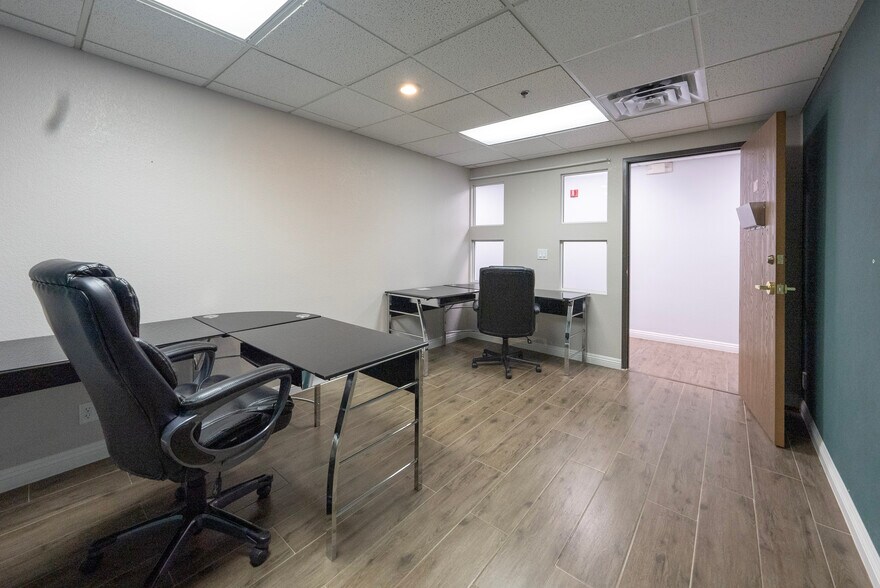 More Photos Of 5430 W Sahara Ave, Las Vegas Office For Lease