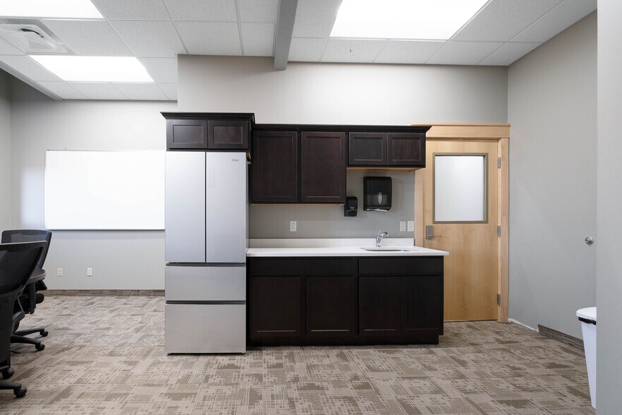 More Photos Of 201 N Broad St, Mankato Office For Lease