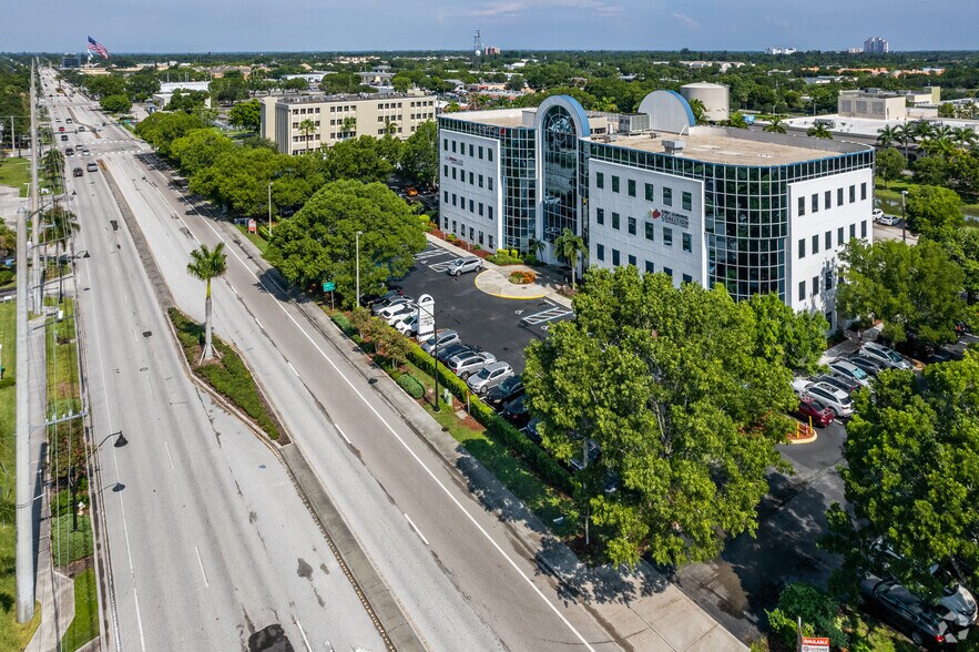 More Photos Of 2675 Winkler Ave, Fort Myers Medical For Lease