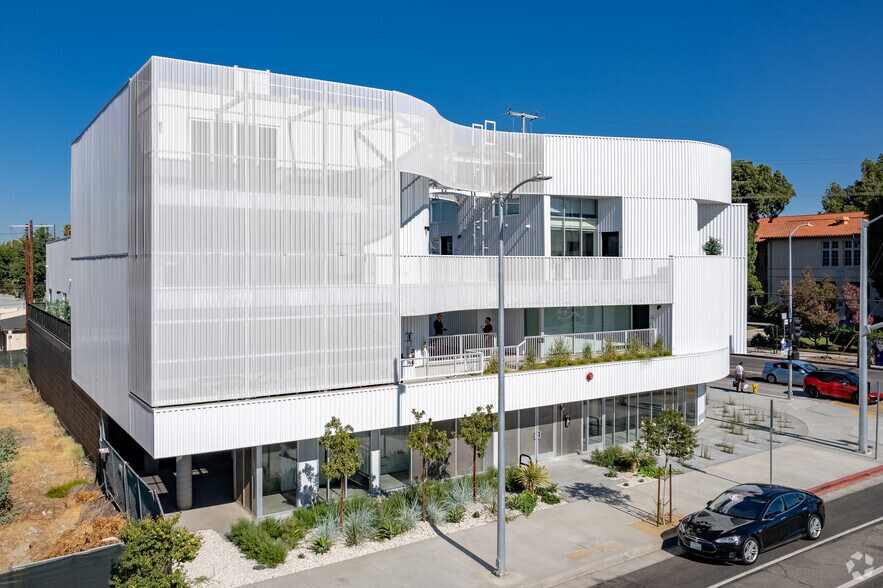 More Photos Of 11700 W Magnolia Blvd, Valley Village Apartments For Sale