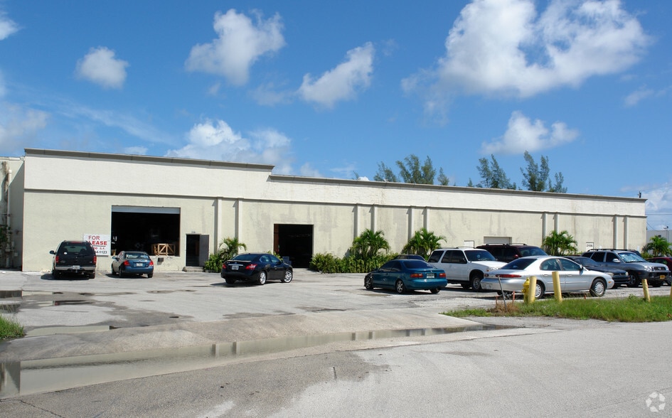 More Photos Of 210 Newman Rd, Lake Park Warehouse For Sale